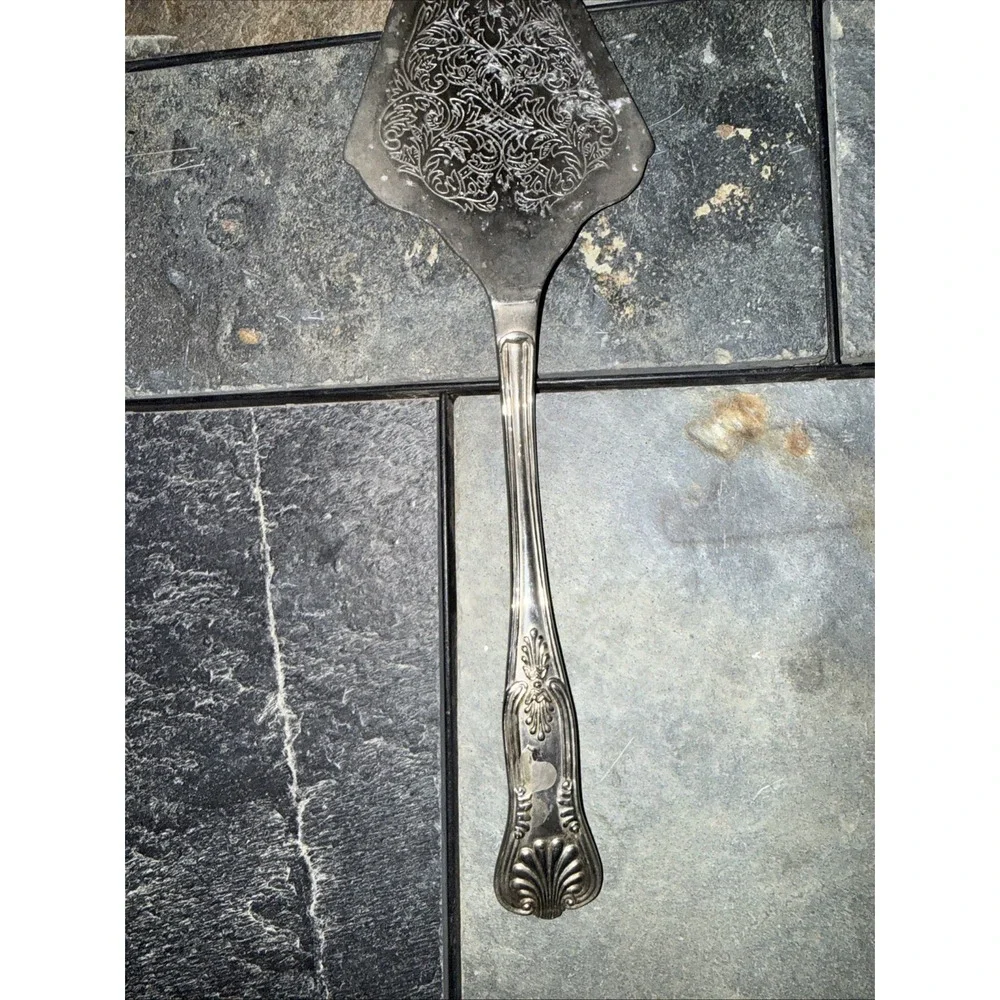 Vintage Silver Plate Serrated Edge Etched Cake Pie Server approx. 11 ½